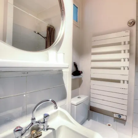 Atelier, dernier étage bail mobilité Centre paris Appartamento Parigi